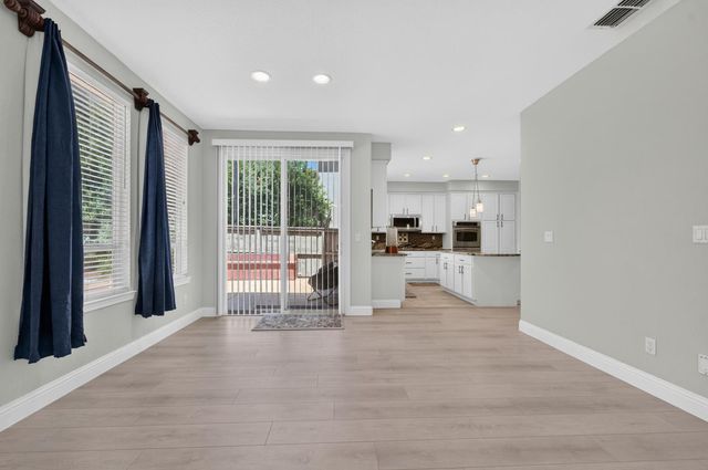 1453 Haddington Dr, Folsom, CA 95630