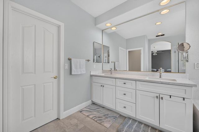 1453 Haddington Dr, Folsom, CA 95630