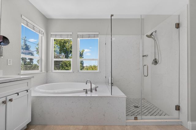 1453 Haddington Dr, Folsom, CA 95630