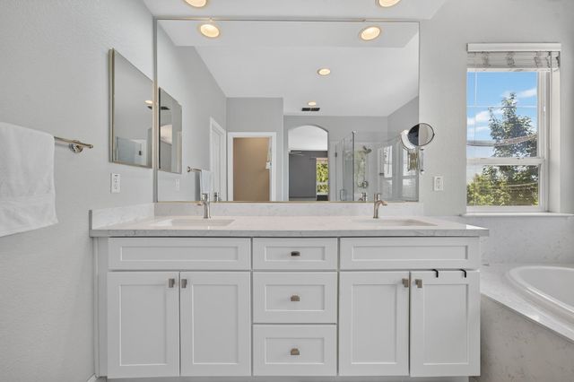 1453 Haddington Dr, Folsom, CA 95630