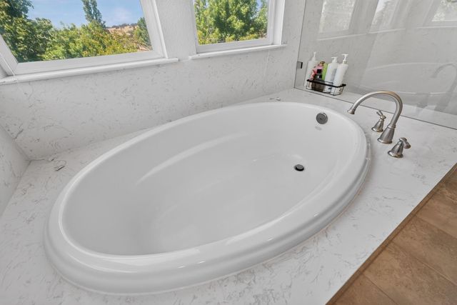 1453 Haddington Dr, Folsom, CA 95630
