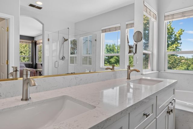 1453 Haddington Dr, Folsom, CA 95630