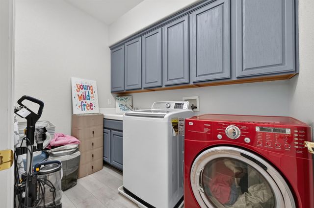1453 Haddington Dr, Folsom, CA 95630