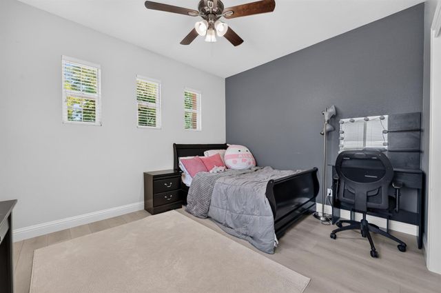 1453 Haddington Dr, Folsom, CA 95630