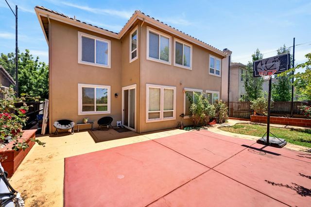 1453 Haddington Dr, Folsom, CA 95630