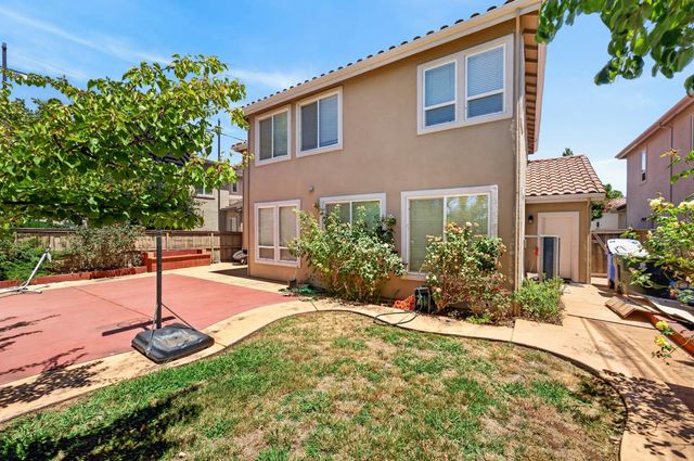 1453 Haddington Dr, Folsom, CA 95630