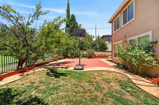 1453 Haddington Dr, Folsom, CA 95630