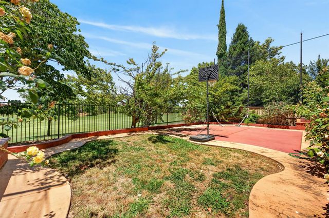 1453 Haddington Dr, Folsom, CA 95630
