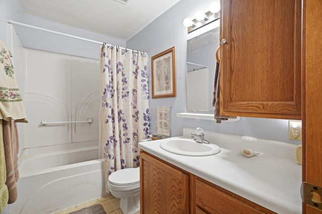 2103 BALLENGER LN, Columbia, MO 65202