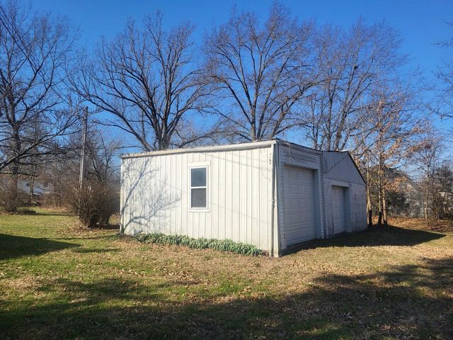 2103 BALLENGER LN, Columbia, MO 65202