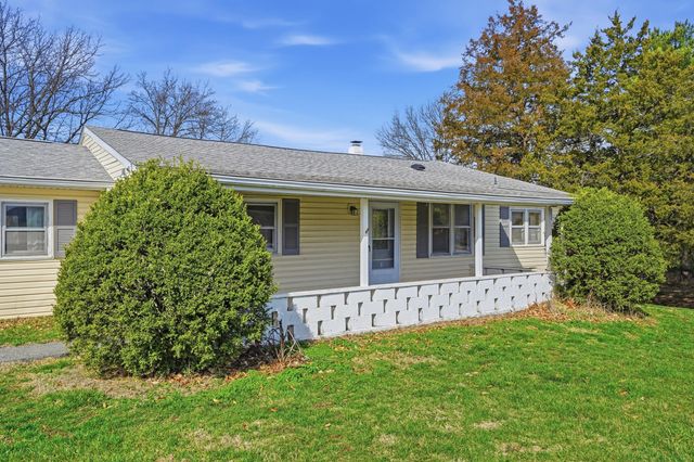 2103 BALLENGER LN, Columbia, MO 65202