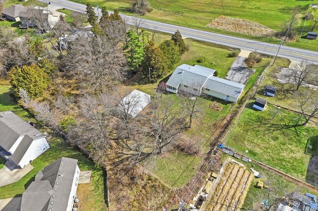 2103 BALLENGER LN, Columbia, MO 65202