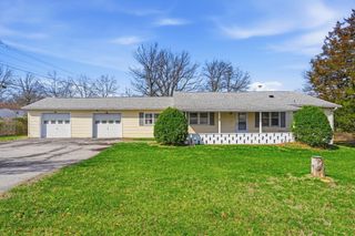 2103 BALLENGER LN, Columbia, MO 65202