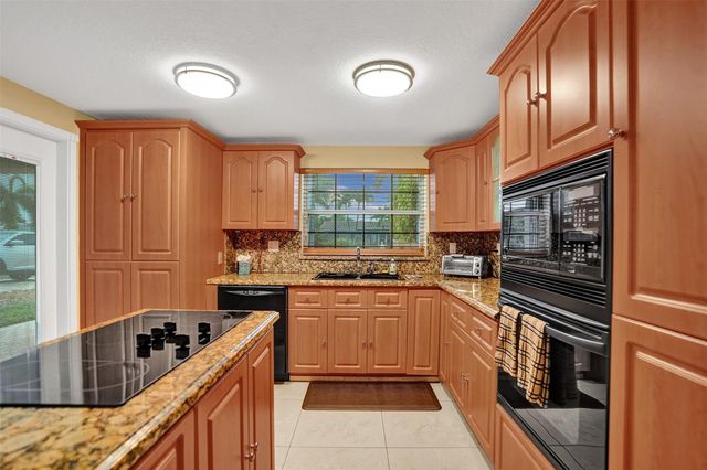 2542 Marathon Ln, Fort Lauderdale, FL 33312