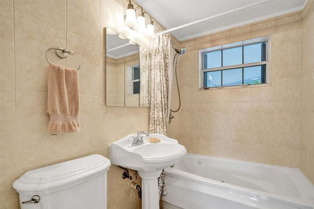 2542 Marathon Ln, Fort Lauderdale, FL 33312