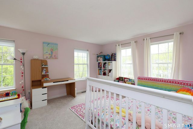 633 Danbury Road 22, Ridgefield, CT 06877