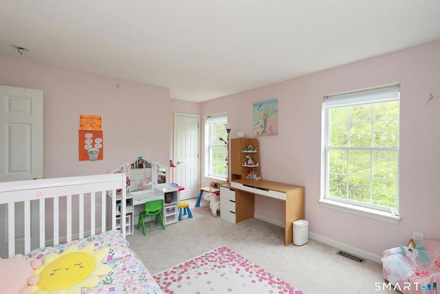 633 Danbury Road 22, Ridgefield, CT 06877