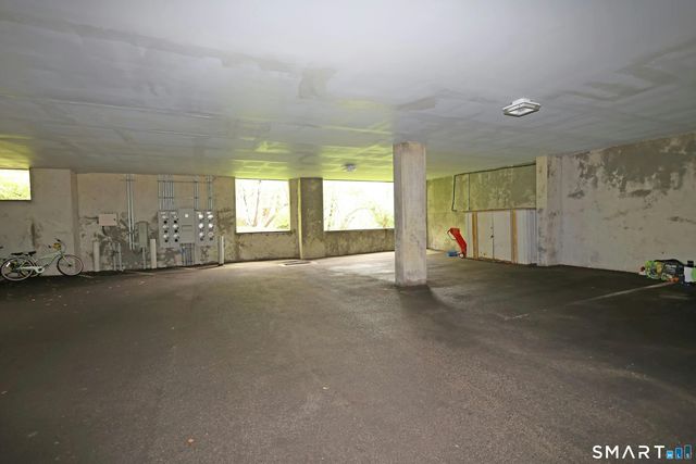 633 Danbury Road 22, Ridgefield, CT 06877