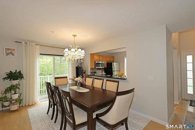 633 Danbury Road 22, Ridgefield, CT 06877