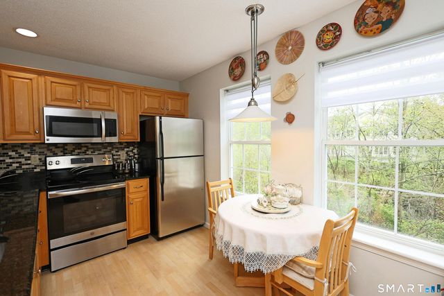 633 Danbury Road 22, Ridgefield, CT 06877