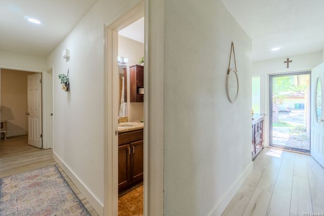6239 HOPES FERRY ST, San Antonio, TX 78233