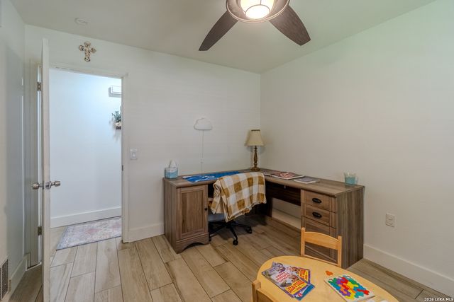 6239 HOPES FERRY ST, San Antonio, TX 78233