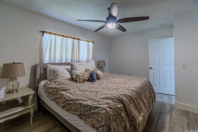 6239 HOPES FERRY ST, San Antonio, TX 78233