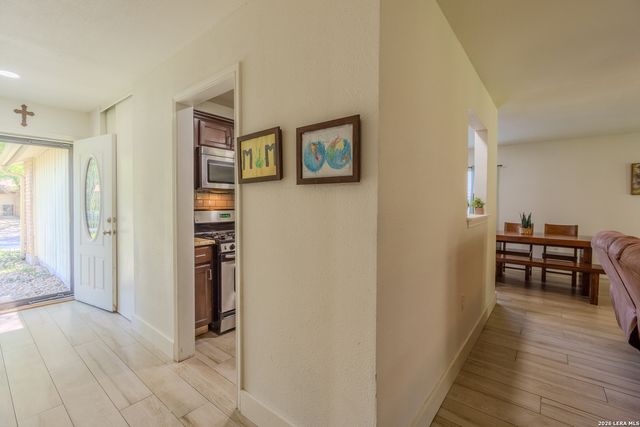 6239 HOPES FERRY ST, San Antonio, TX 78233