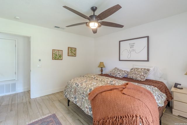 6239 HOPES FERRY ST, San Antonio, TX 78233