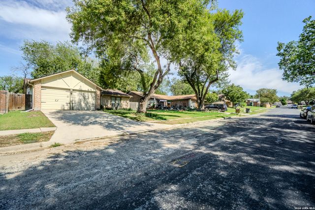 6239 HOPES FERRY ST, San Antonio, TX 78233