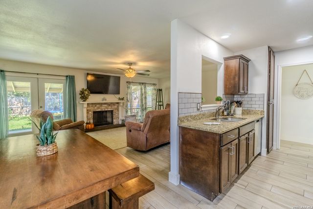 6239 HOPES FERRY ST, San Antonio, TX 78233