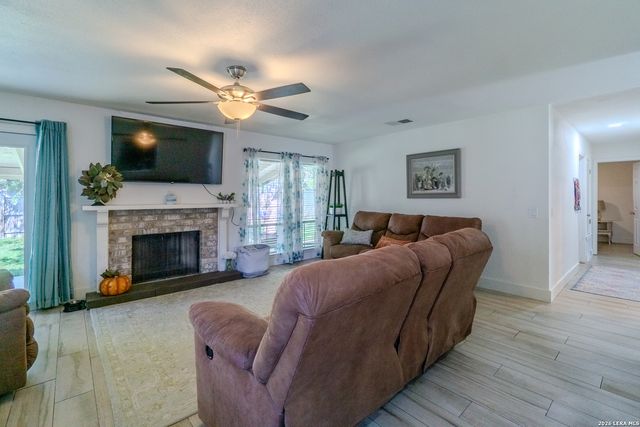 6239 HOPES FERRY ST, San Antonio, TX 78233