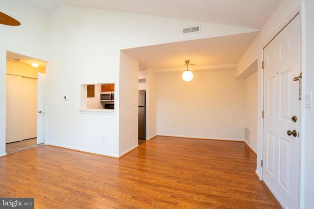 403 RAVENS CREST DR, Plainsboro, NJ 08536