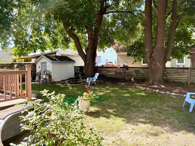 913 N Hickory Street, Owosso, MI 48867