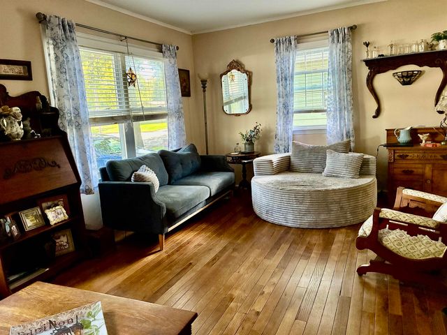 913 N Hickory Street, Owosso, MI 48867