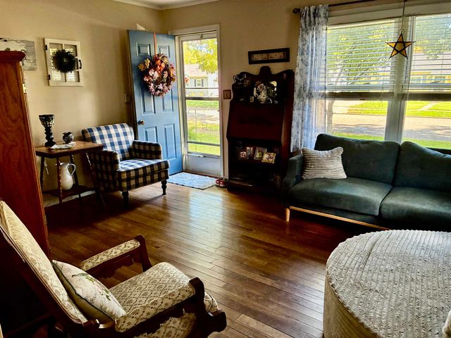 913 N Hickory Street, Owosso, MI 48867