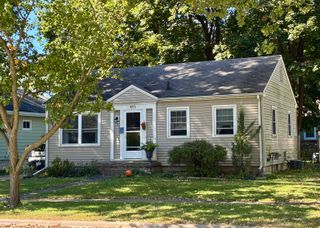913 N Hickory Street, Owosso, MI 48867