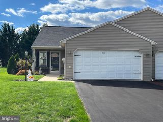 2860 GOLDEN VILLAS DR, York, PA 17408