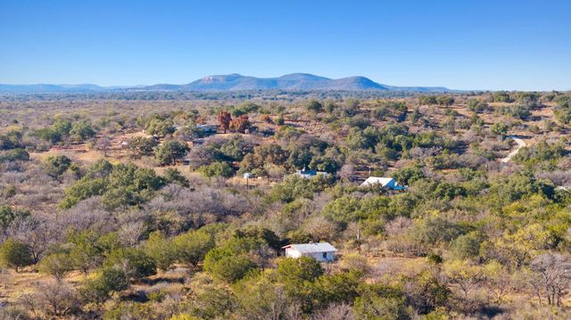 432 Sandy Mountain DR, Sunrise Beach, TX 78643