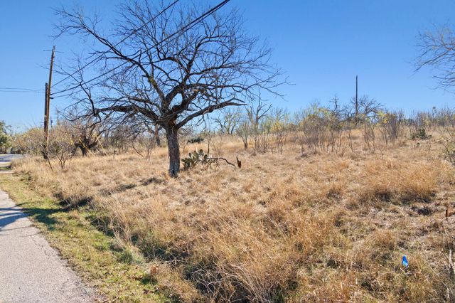 432 Sandy Mountain DR, Sunrise Beach, TX 78643