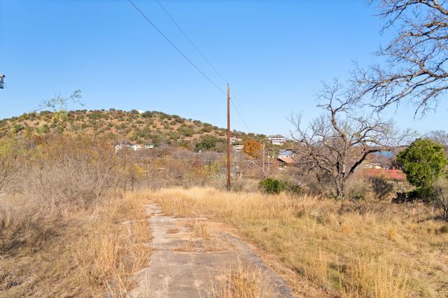 432 Sandy Mountain DR, Sunrise Beach, TX 78643