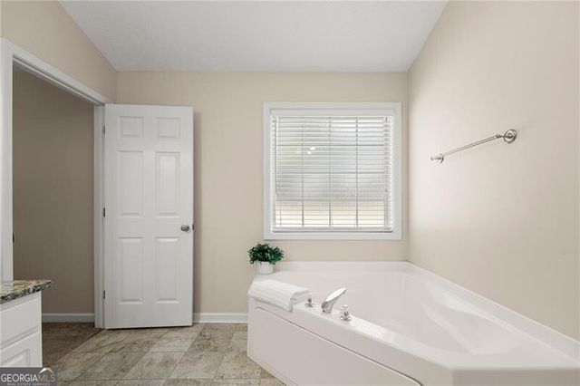 4011 Lafayette Way, Loganville, GA 30052