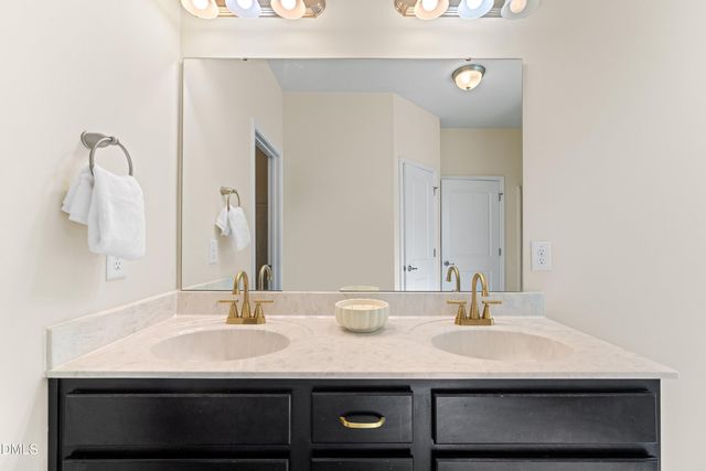 39 Pal Court, Benson, NC 27504