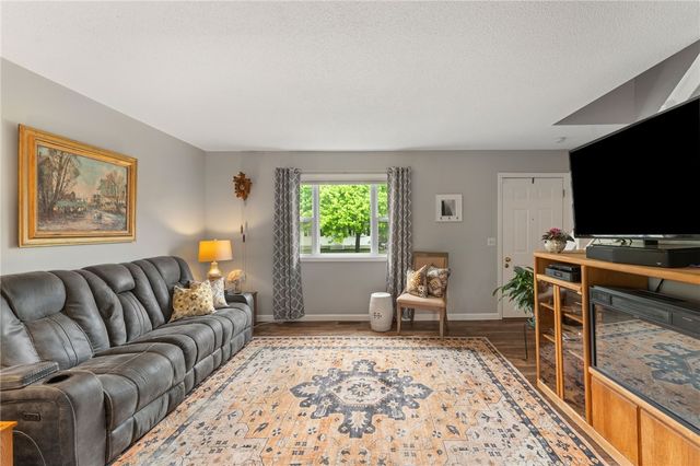 30 Saundra Drive, Westerly, RI 02891
