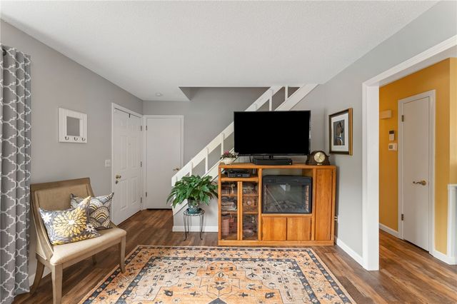 30 Saundra Drive, Westerly, RI 02891