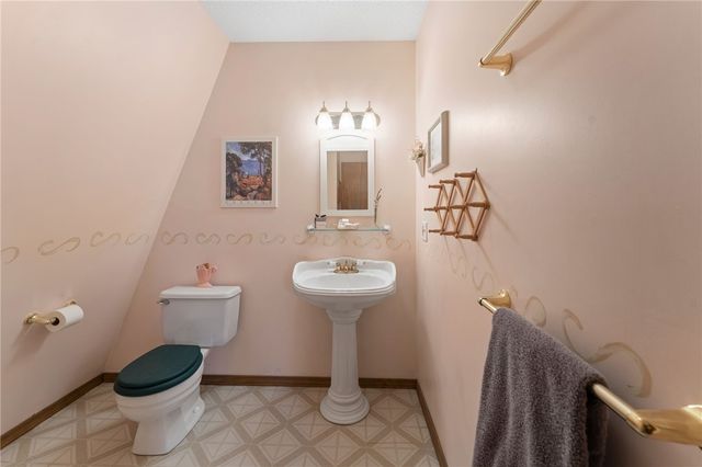 30 Saundra Drive, Westerly, RI 02891