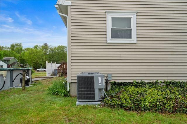 30 Saundra Drive, Westerly, RI 02891
