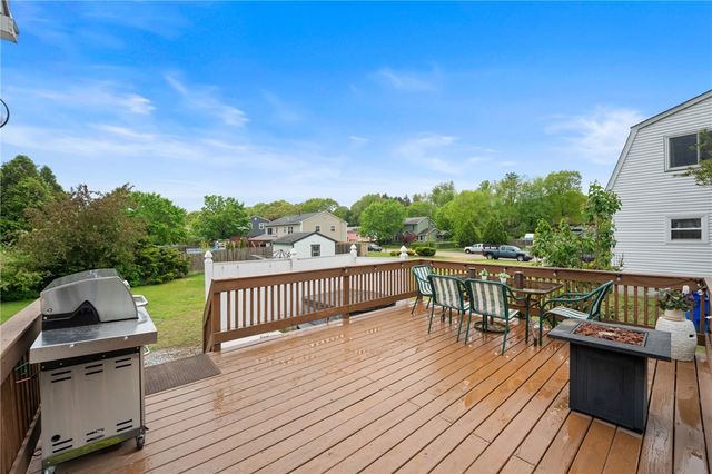 30 Saundra Drive, Westerly, RI 02891