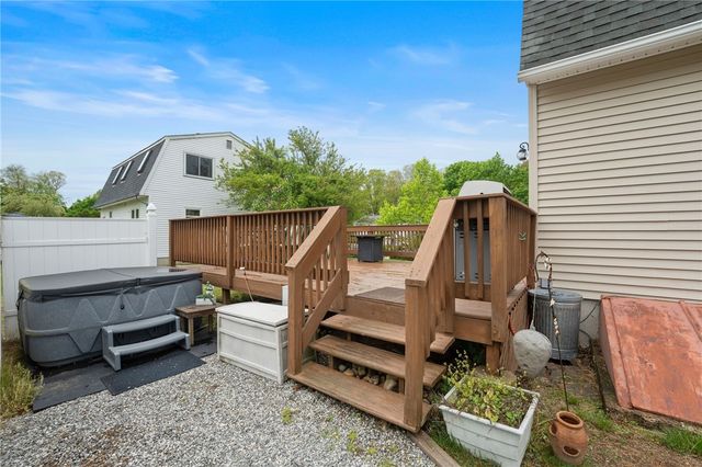 30 Saundra Drive, Westerly, RI 02891