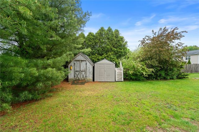 30 Saundra Drive, Westerly, RI 02891